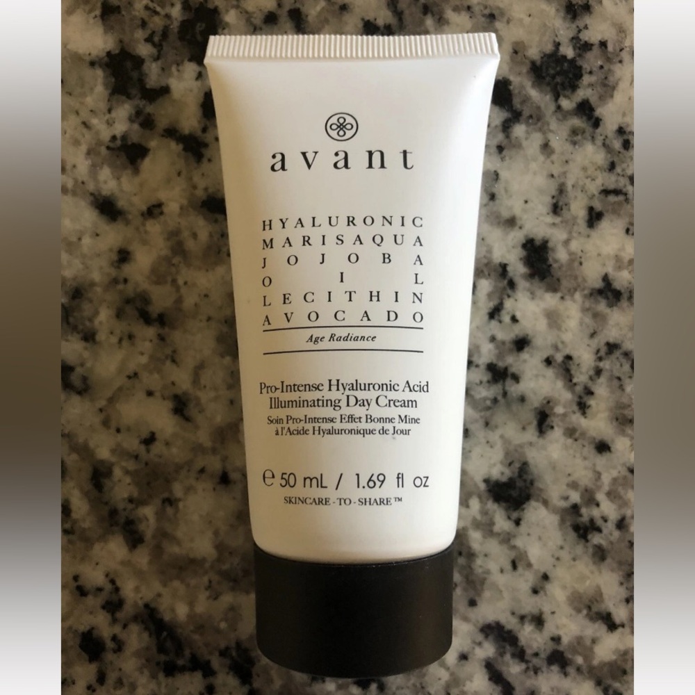 Avant Hyaluronic Acid Illuminating Day Cream 1.69 oz 50ml Full Size ~ New!! ❤️